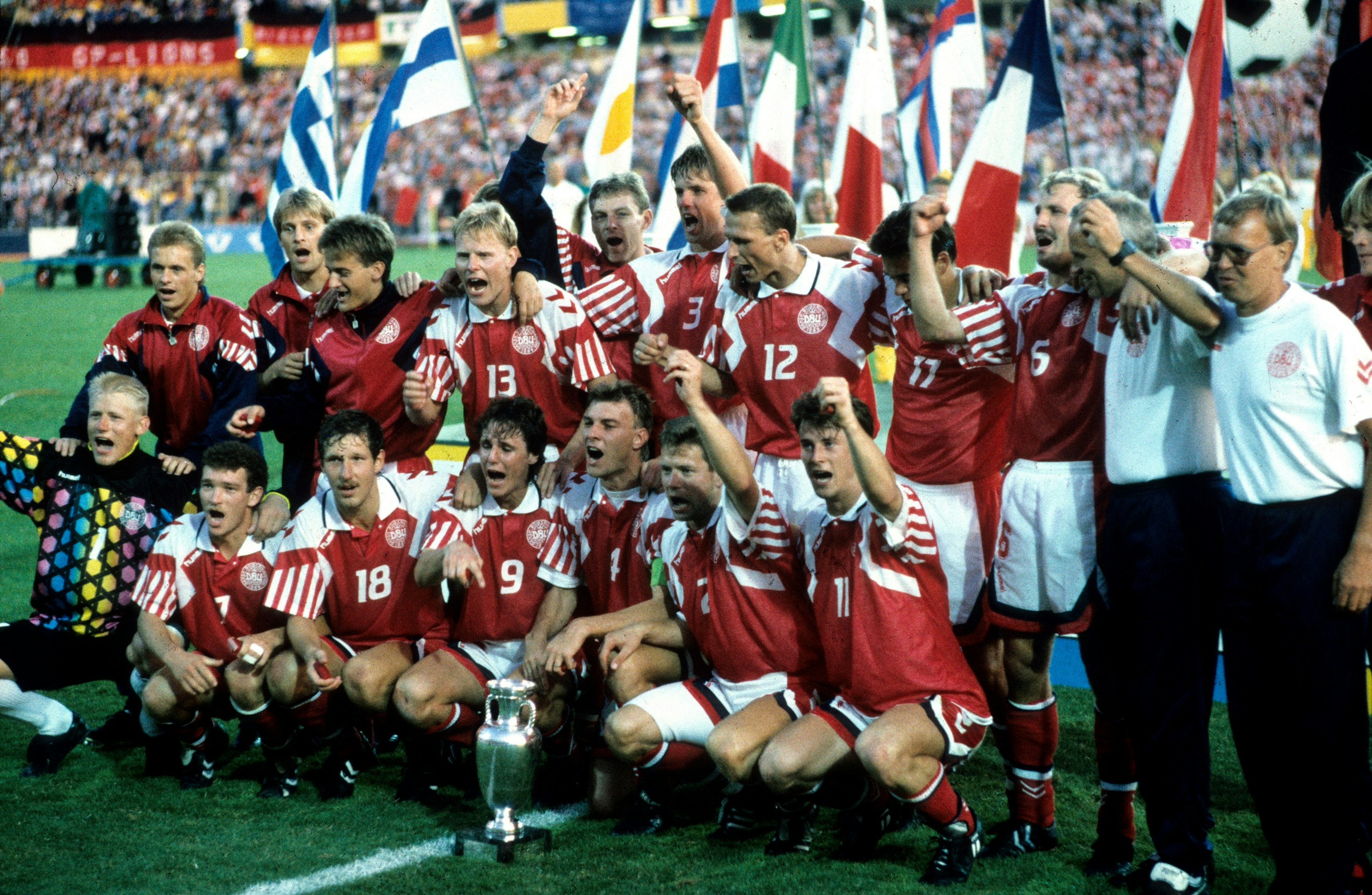 Европа 1992. Сборная Дании 1992. Сборная Дании чемпион Европы по футболу 1992. Сборная Дании по футболу 1992 года.