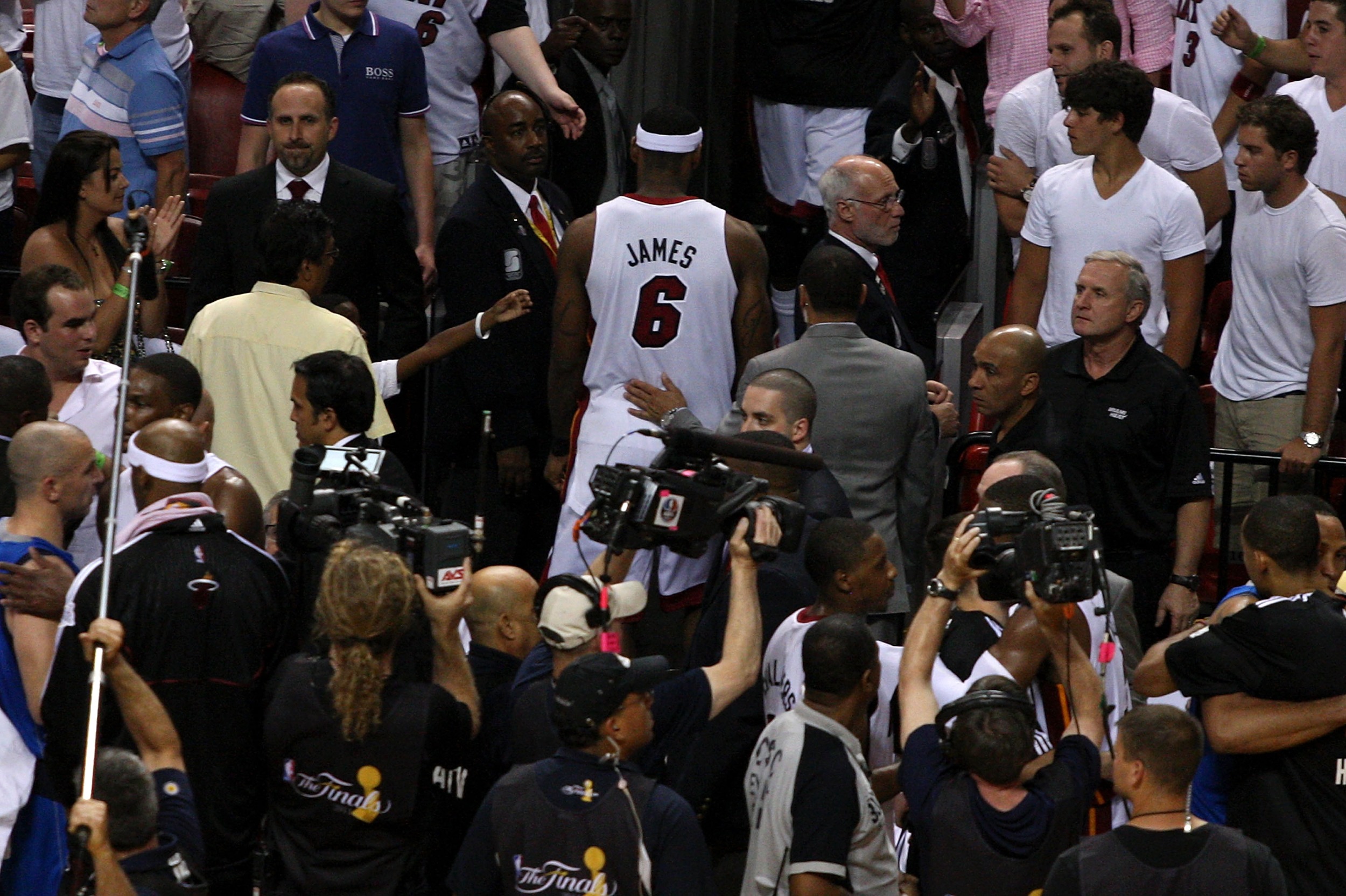 LeBron James, 2011'de çıktığı ikinci NBA Finali'nden de mağlubiyetle ayrılıyor. 