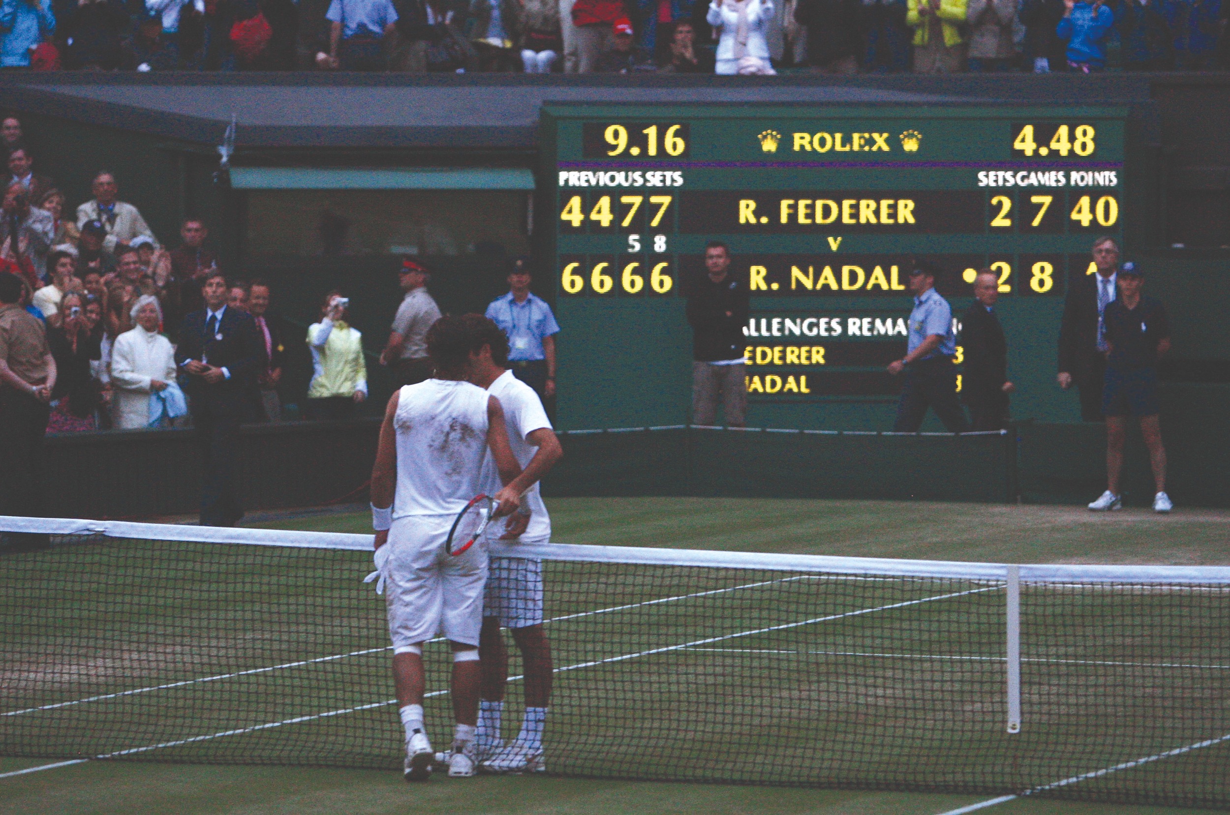 2008 Wimbledon Finali'nin ardından Rafael Nadal ile Roger Federer