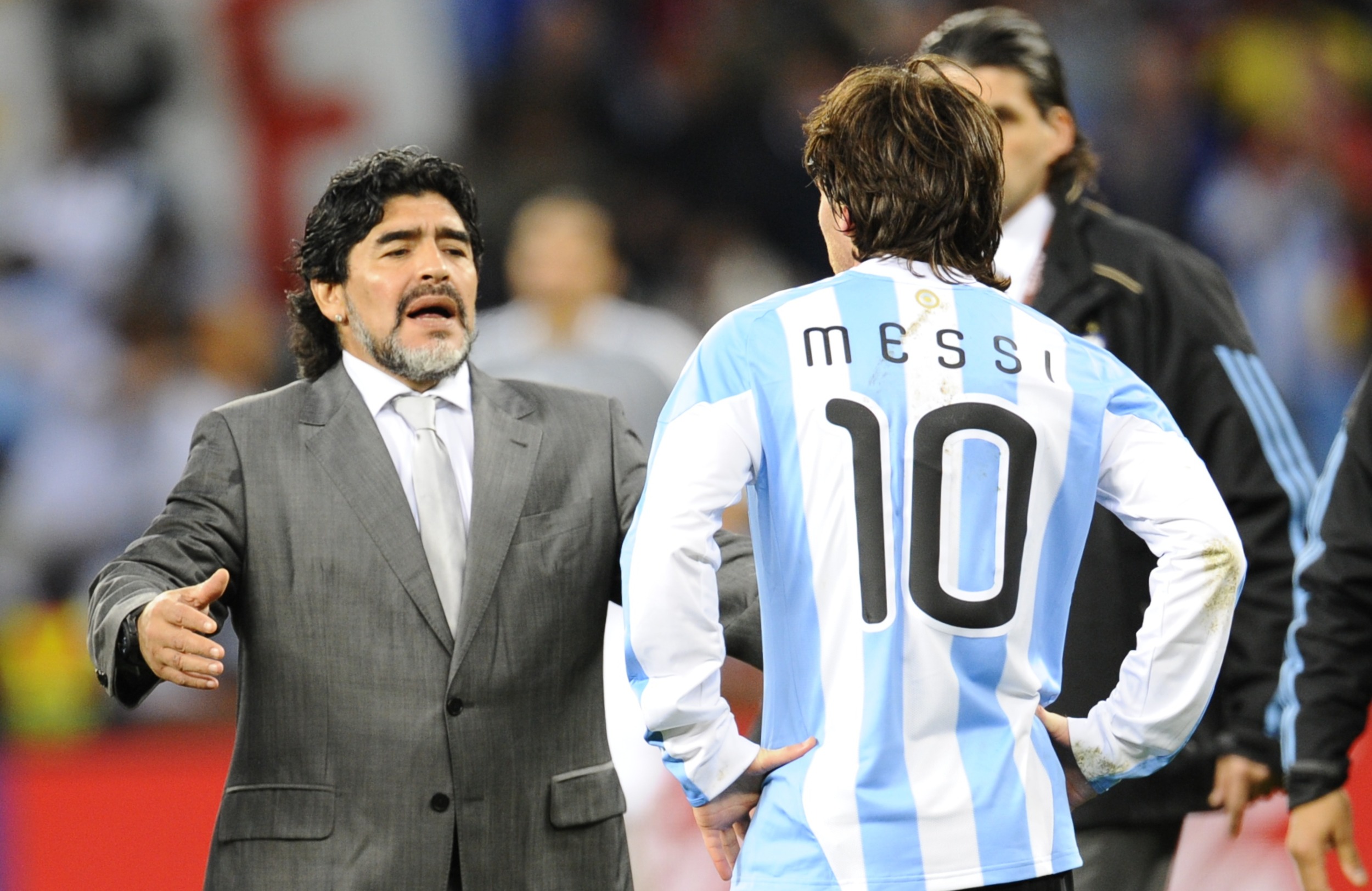 2010 Dünya Kupası'nda Arjantin Teknik Direktörü Diego Maradona ile Lionel Messi
