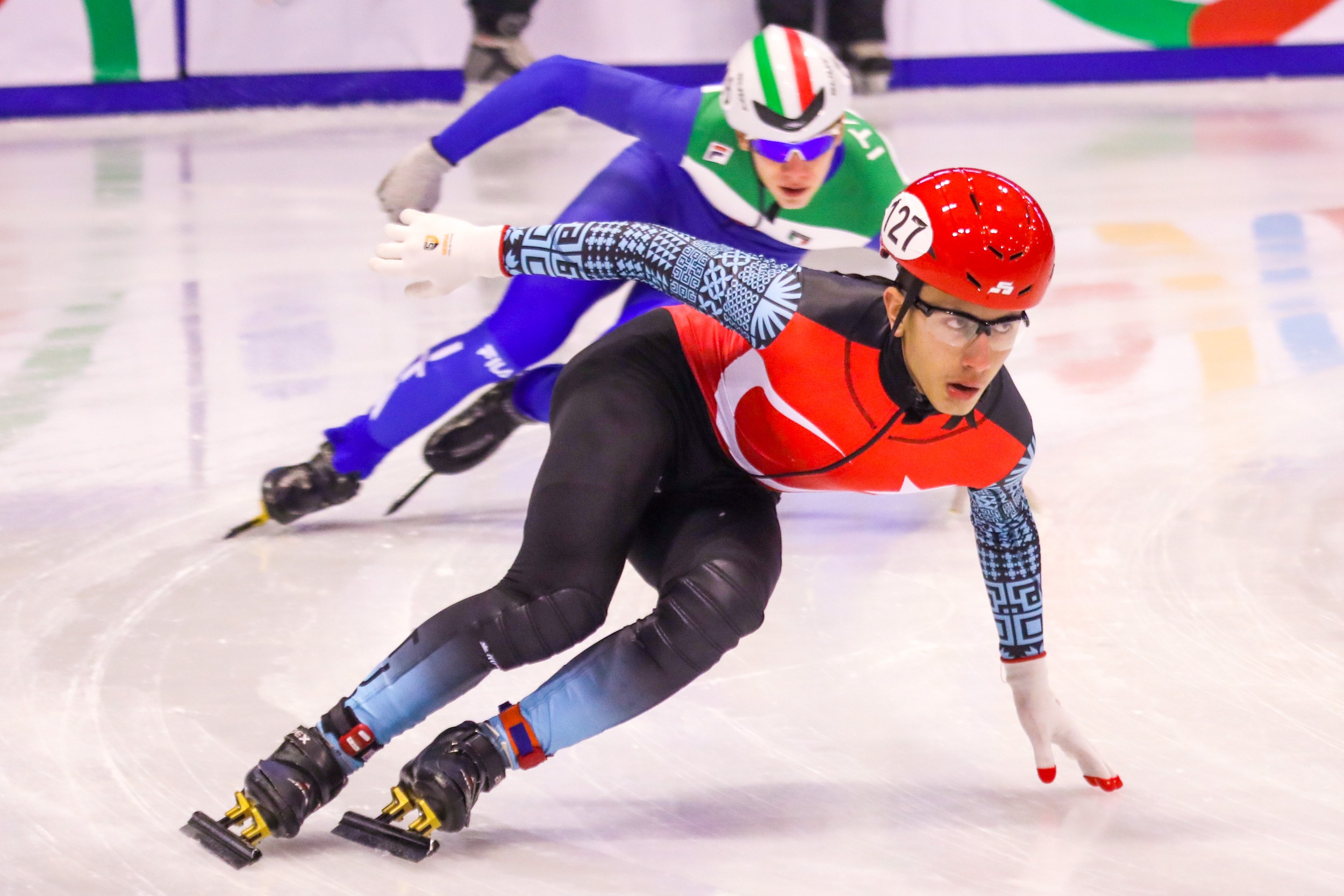 "Takım arkadaşlarım, tüm olimpik kadro oradaydı. Zaten kendimi tutamadım, ağlamaya başladım."