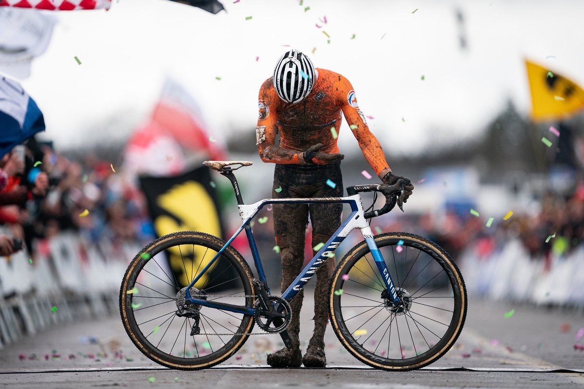 "Mathieu van der Poel için bisiklet bir kendini ifade etme şekli. Çok yetenekli ve bu işten keyif alıyor"