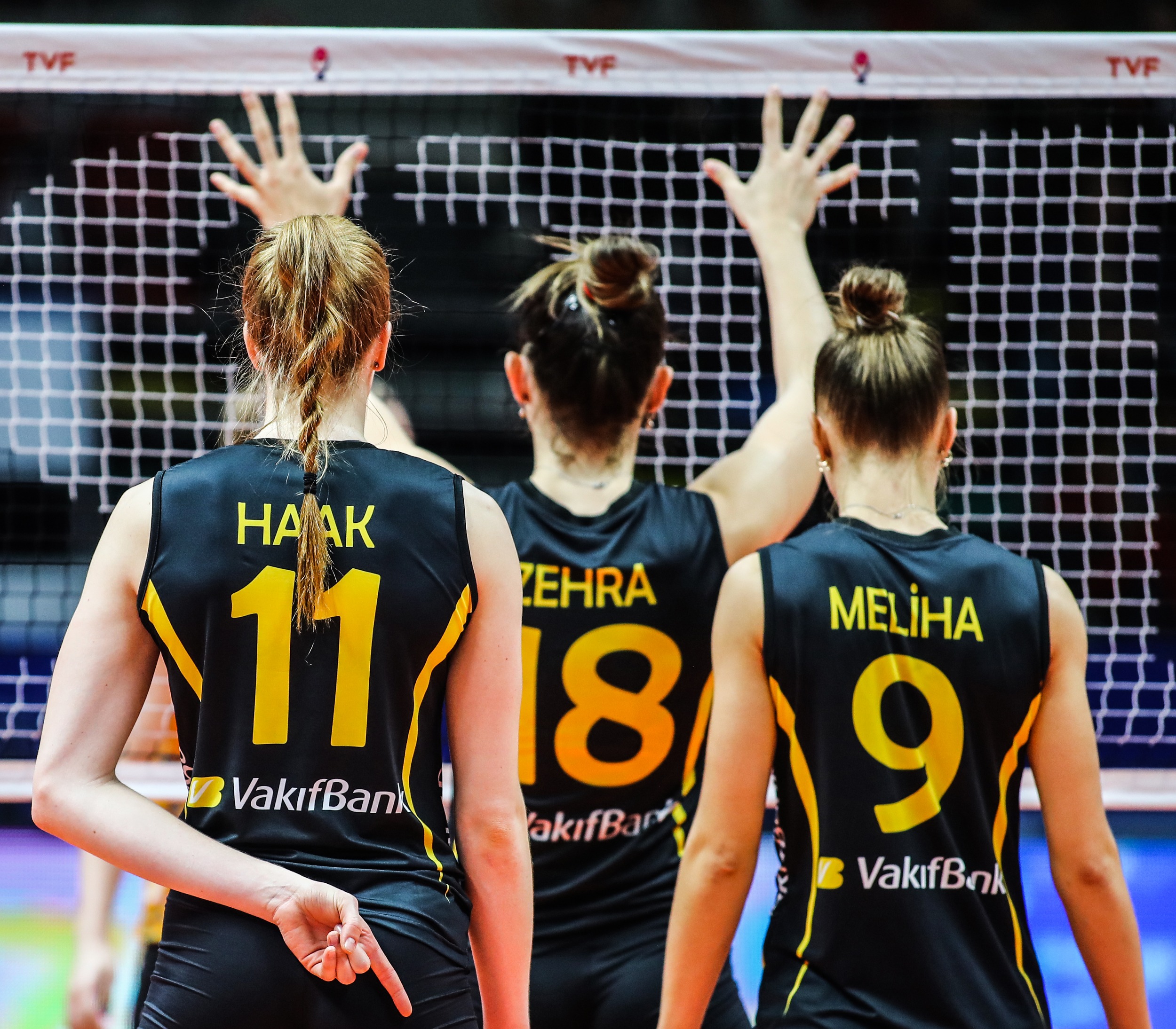 Isabelle Haak, Zehra Güneş, Meliha İsmailoğlu