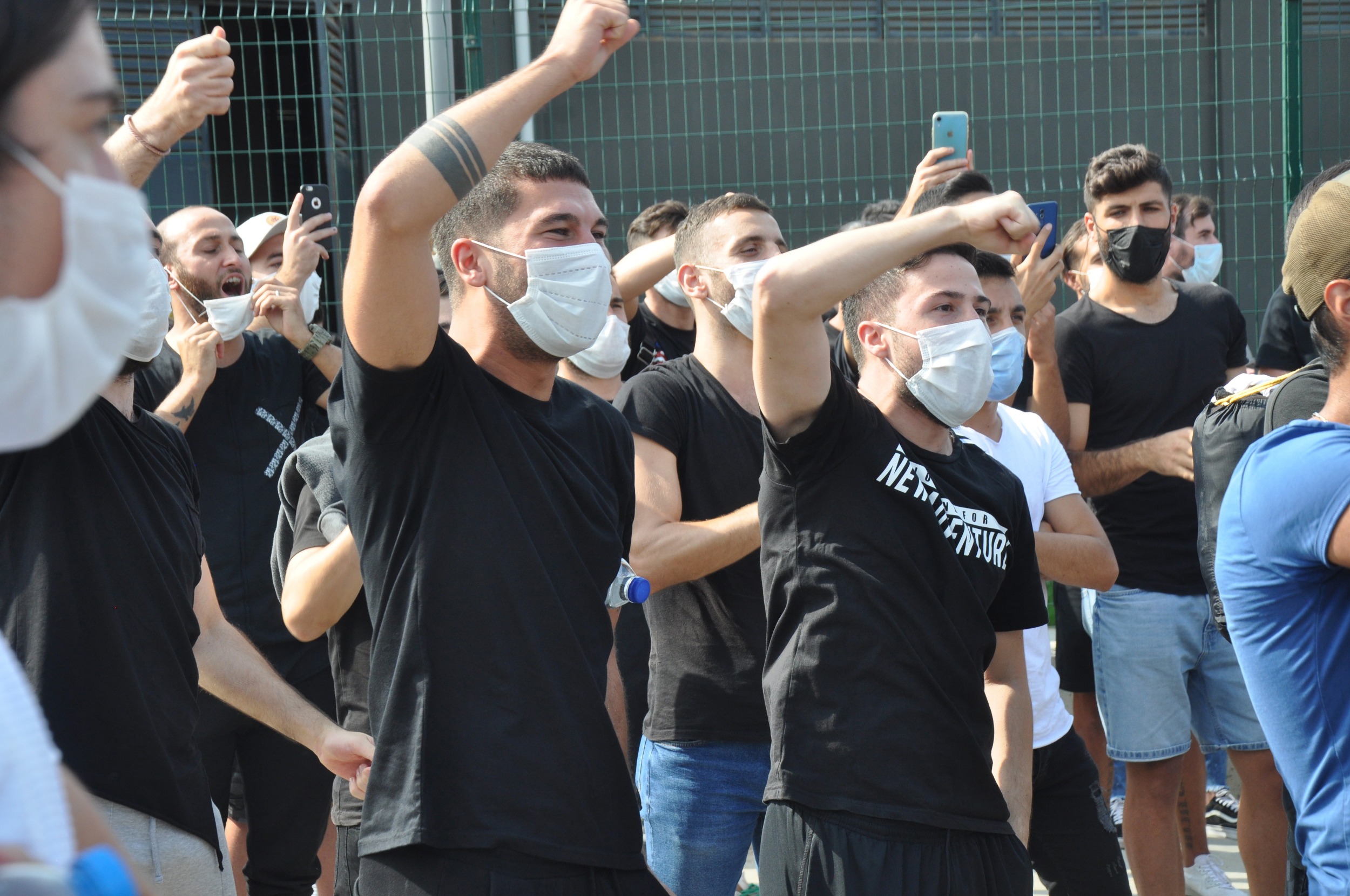 "On gün önce şampiyonluk hayalleri kuran takım bir anda alt lige düştü. Statüye bakar mısınız?"